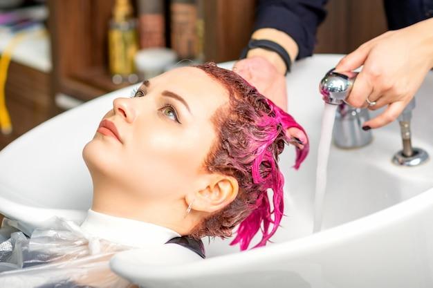Can you wash hair dye out in the bath? 