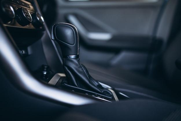 What are the symptoms of a bad accelerator pedal sensor? 