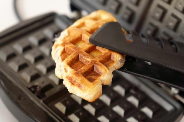 What can you use instead of a pizzelle iron? 