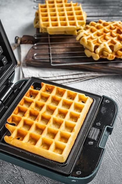 What can you use instead of a pizzelle iron? 