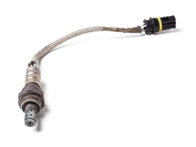 What color is the signal wire on an O2 sensor? 