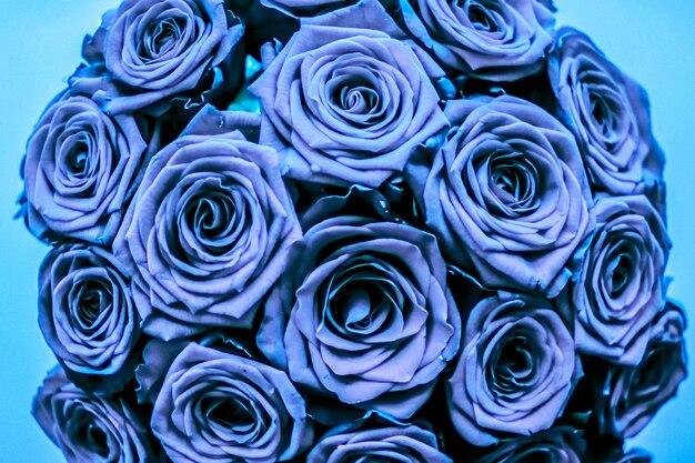 What do blue roses mean in a relationship? 