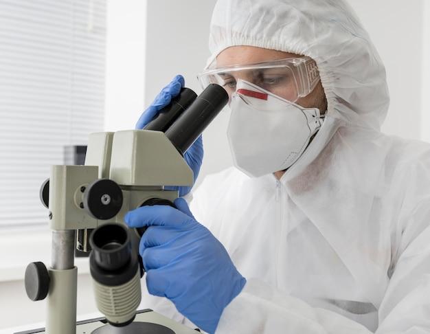 What do forensic scientists wear? 