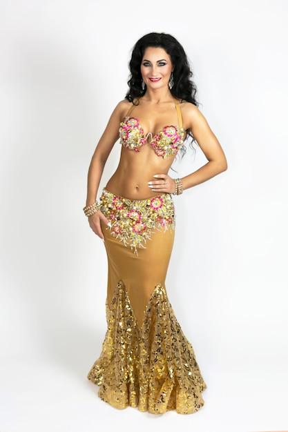 What does a belly dancer wear? 