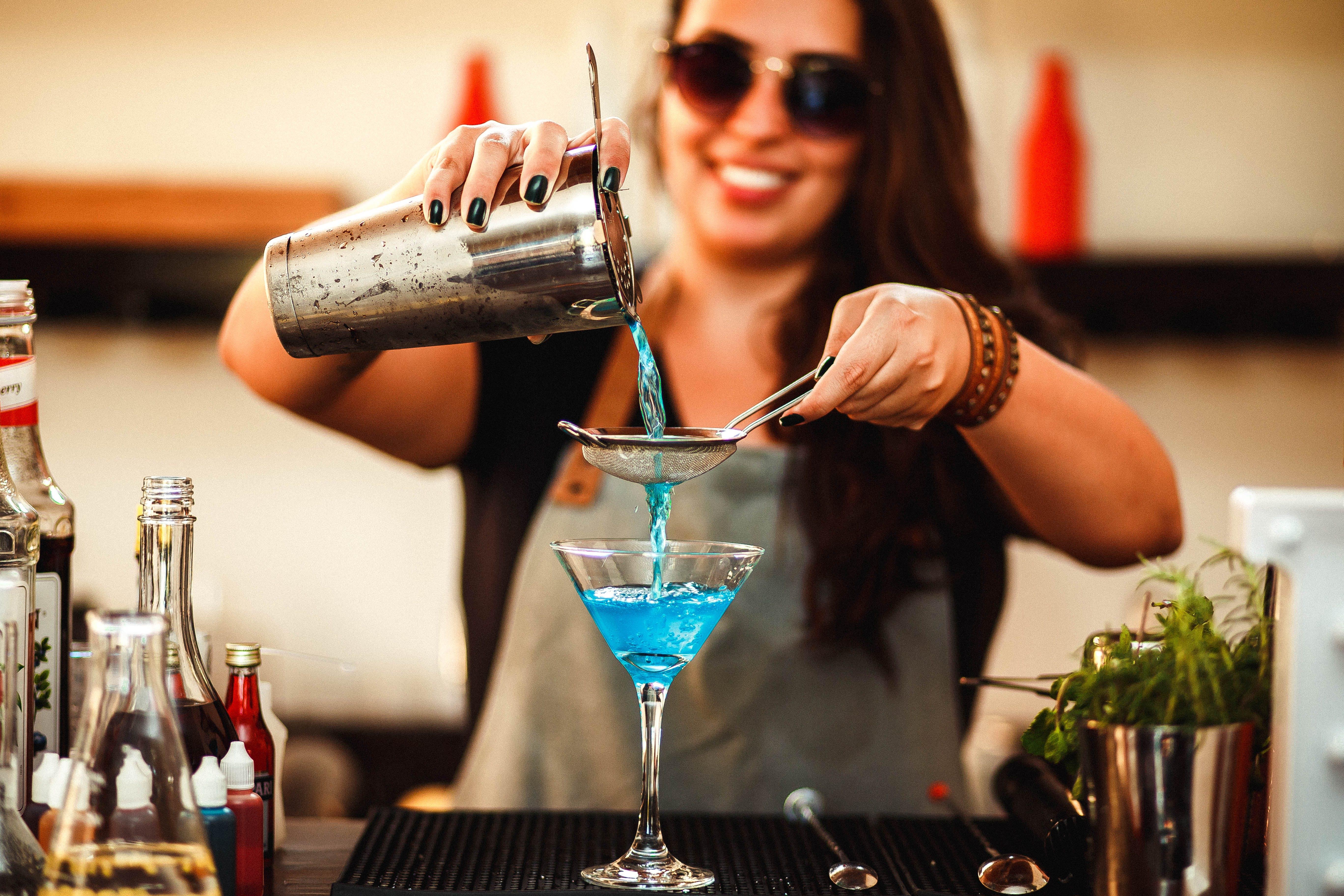 What does a mixologist do? 