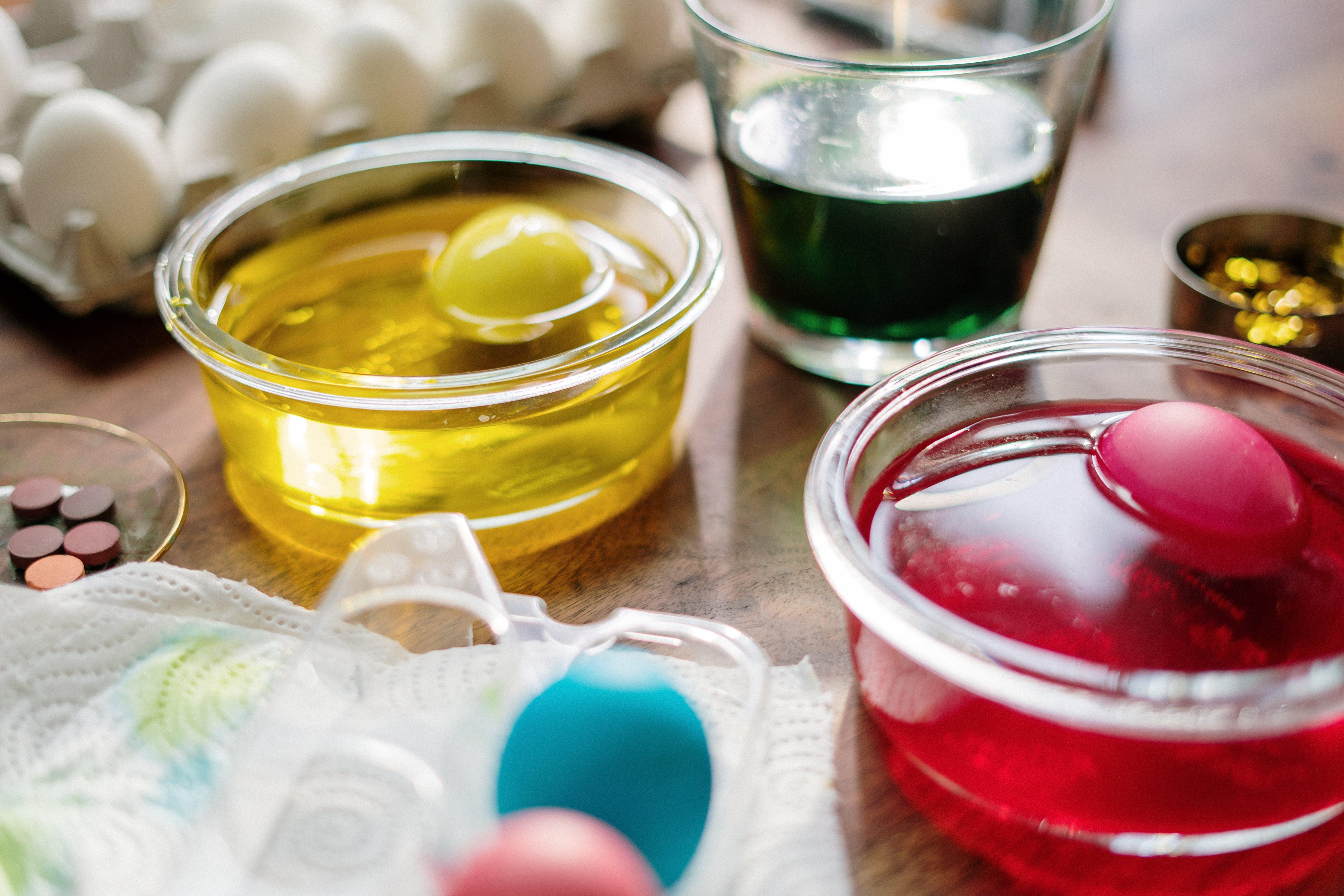 What happens when you add food coloring to water? 