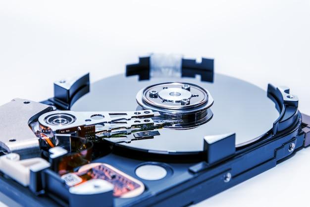 What is storage device and functions of storage devices? 