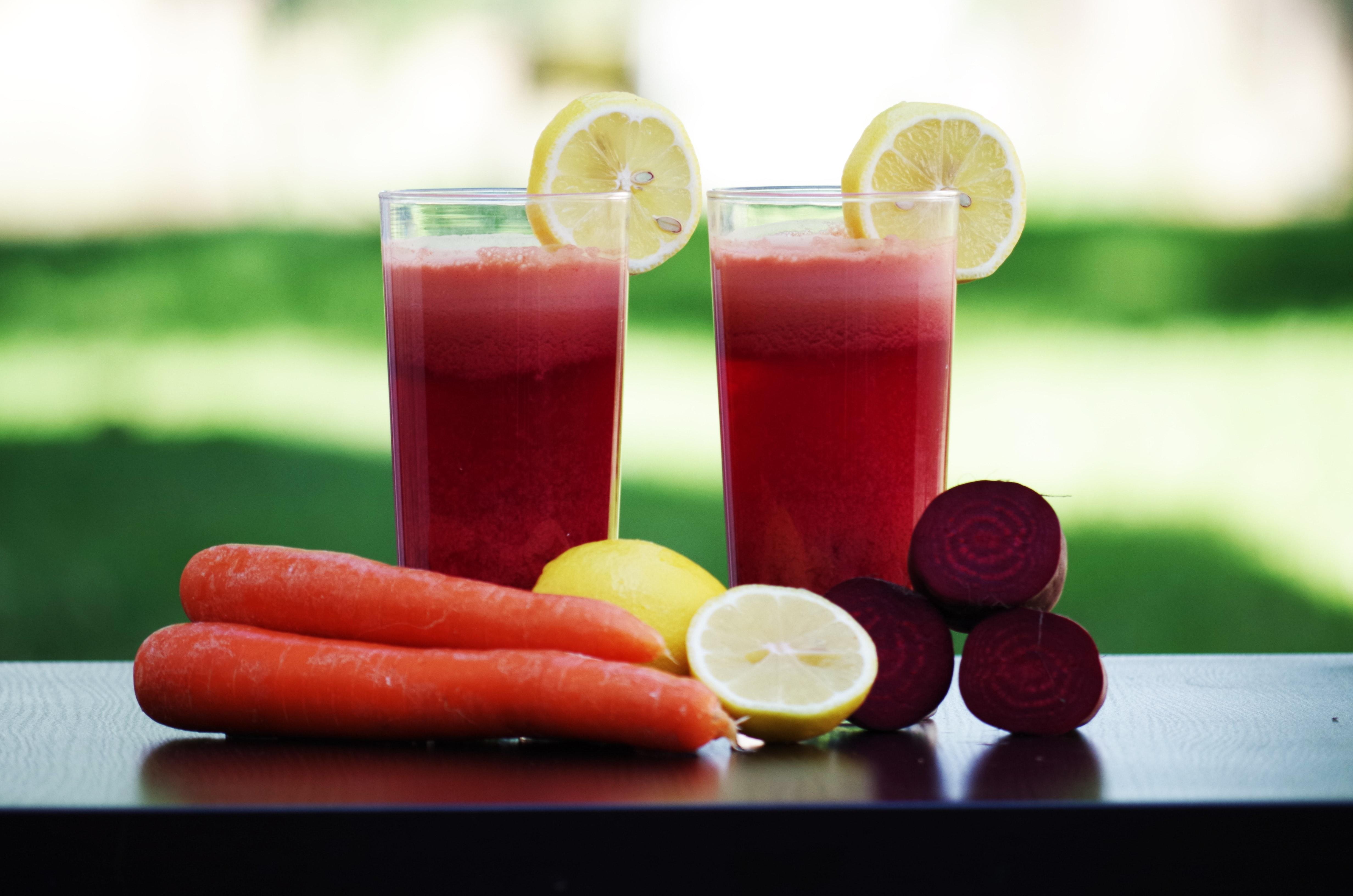 What is the best time to drink beetroot and carrot juice? 