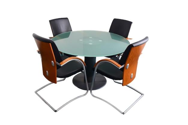 What is the diameter of a round table that seats 10? 