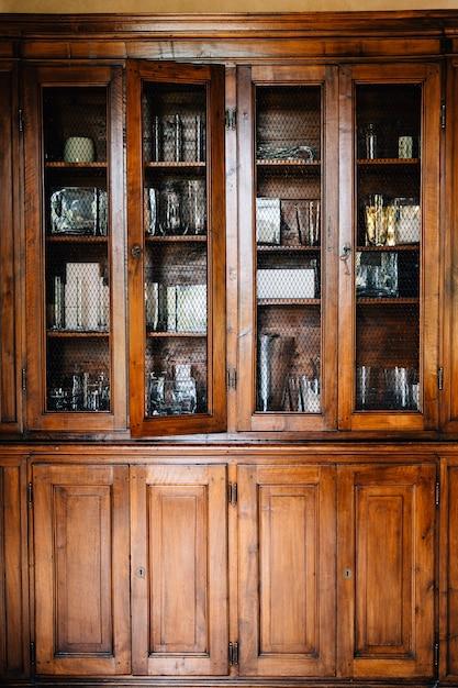 What is the difference between a breakfront and a china cabinet? 