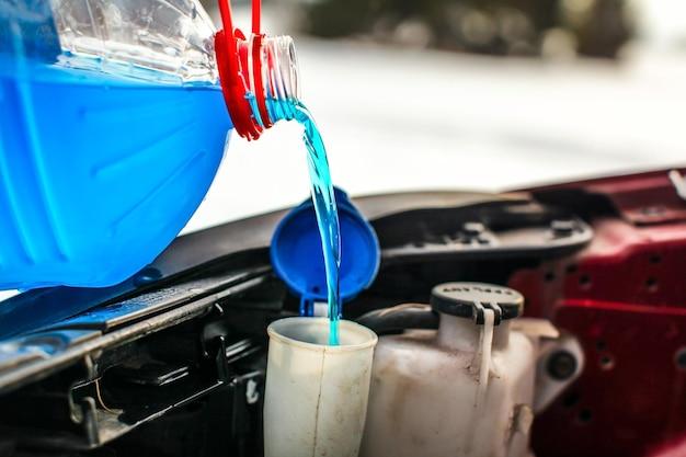 What is the difference between green and red antifreeze? 
