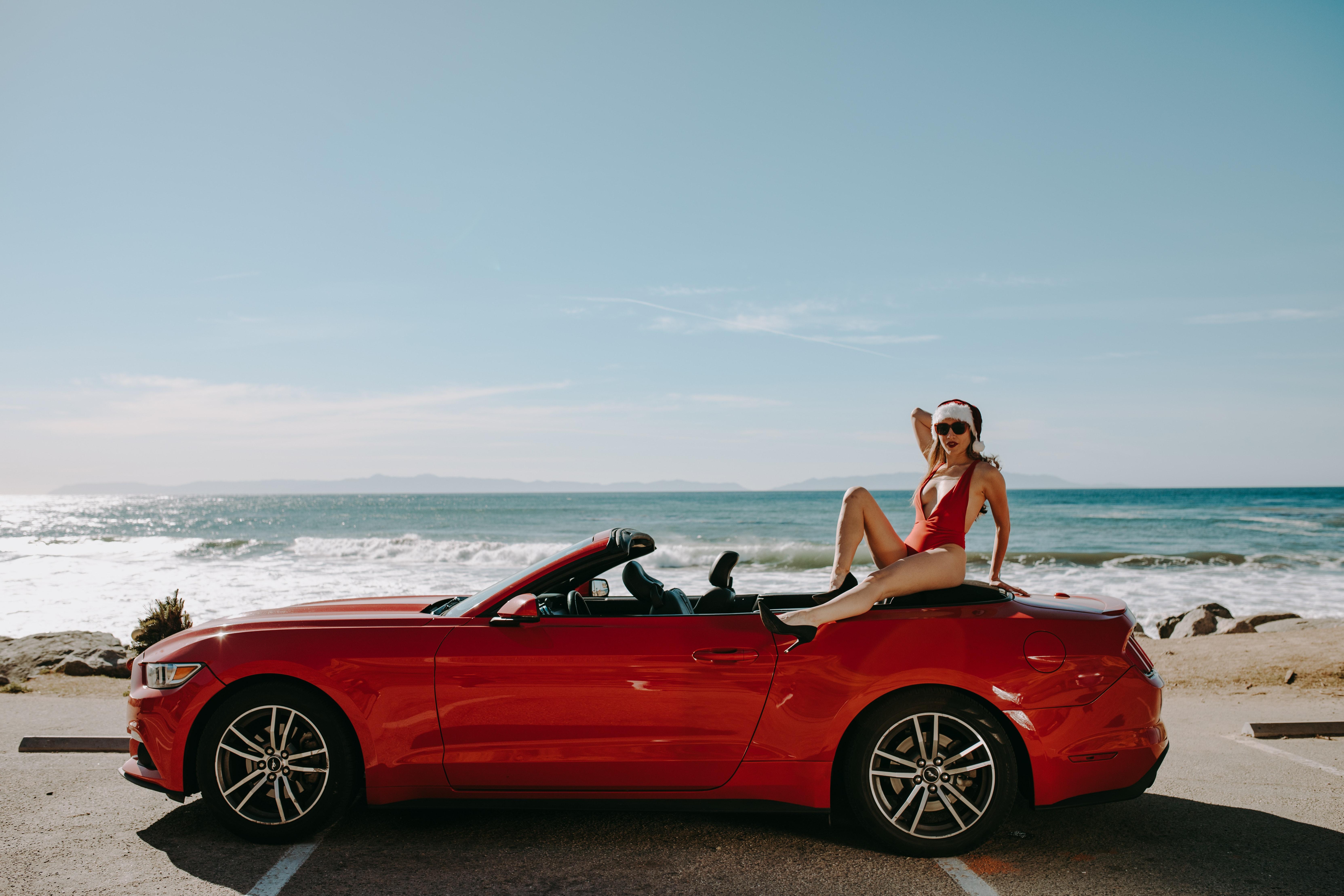 What kind of fluid goes in a Mustang convertible top? 