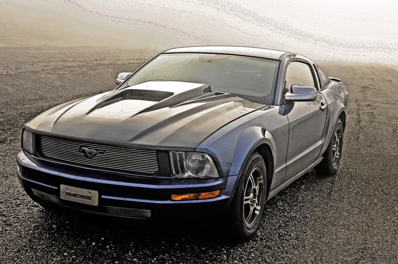 What kind of oil does a 2006 Mustang V6 take? 