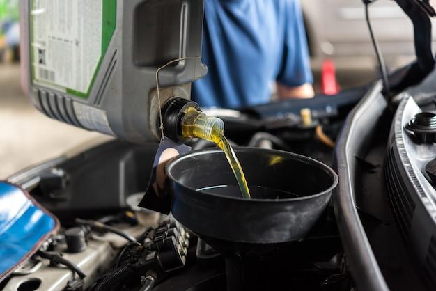 What kind of transmission fluid does Honda Odyssey use? 