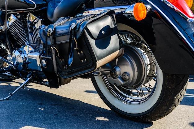 What size tires does a Honda Shadow 750 take? 