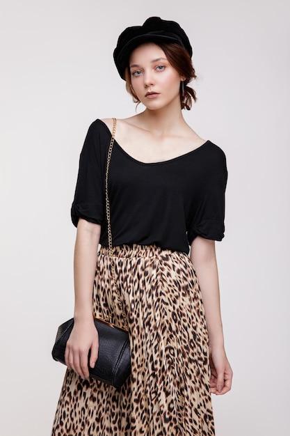 What can you wear with a leopard skirt? 