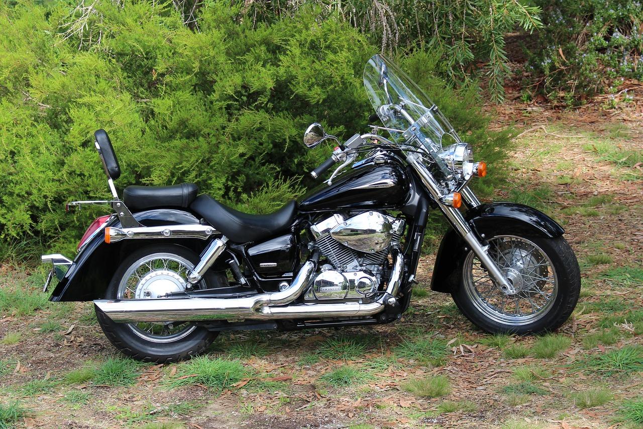 What type of oil does a 2005 Honda Shadow take? 