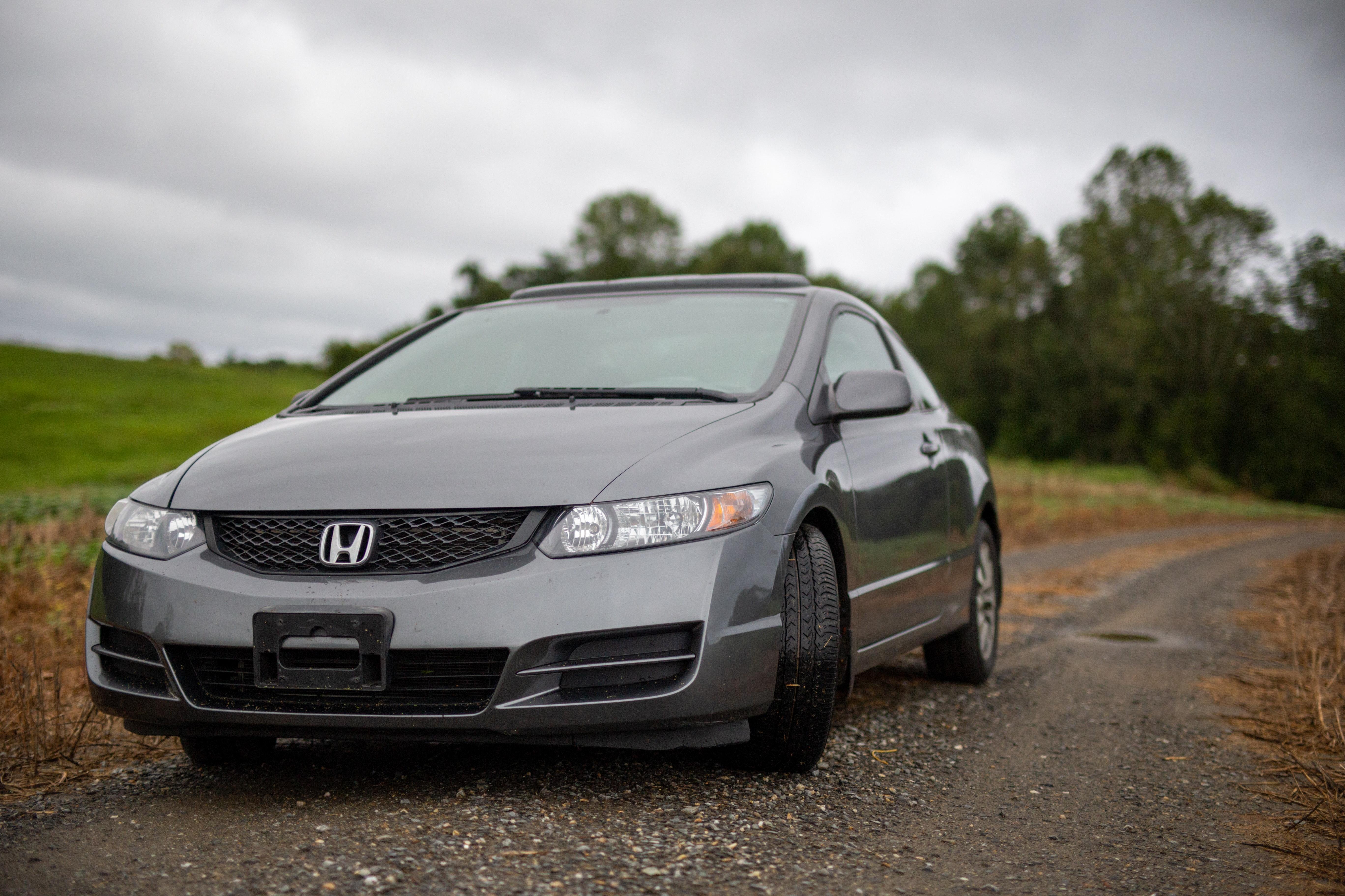 What year Honda Civic has Bluetooth? 