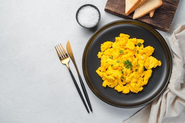 When can I eat scrambled eggs after wisdom teeth removal? 