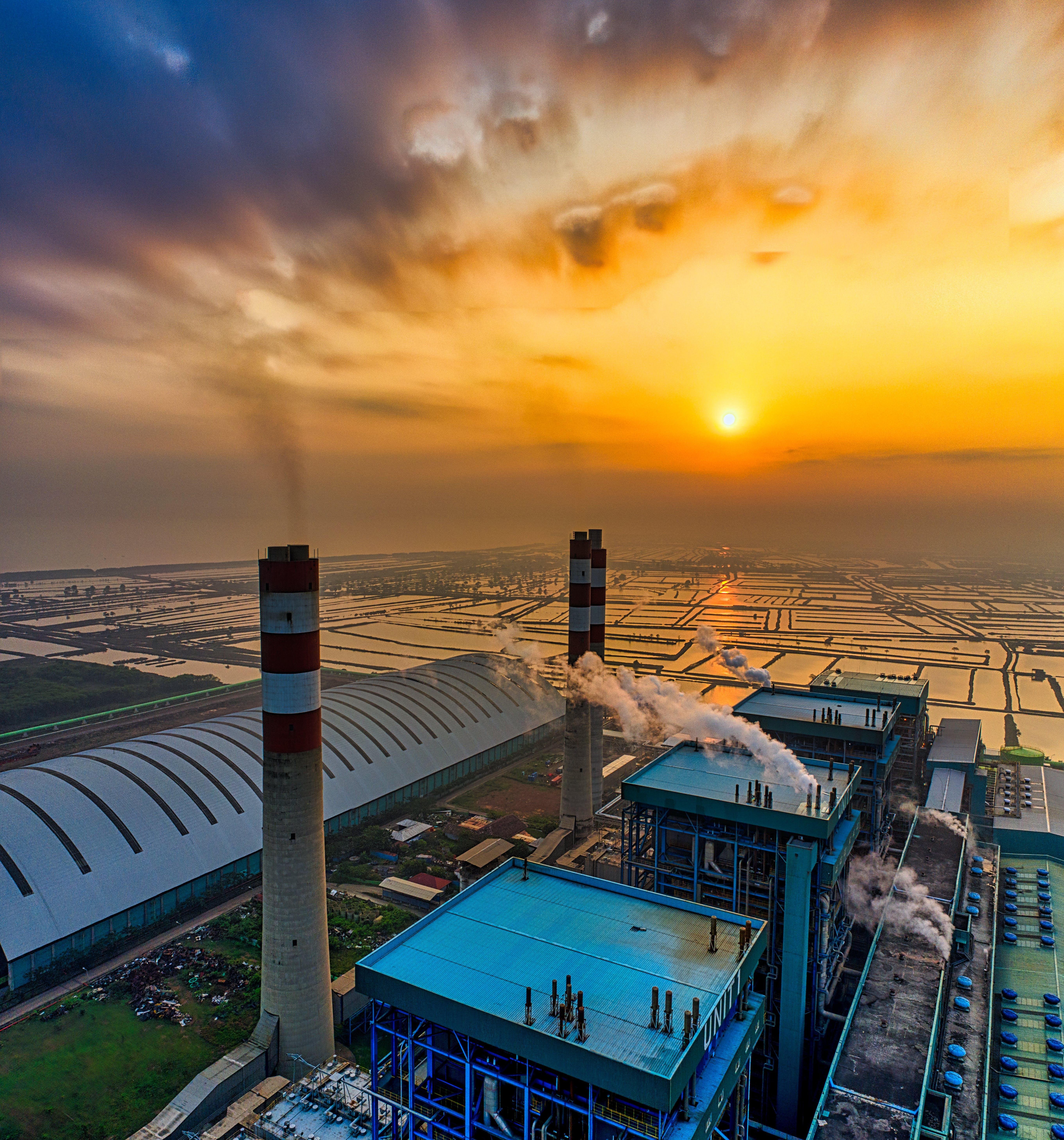 Where is the largest sugar factory in the world? 