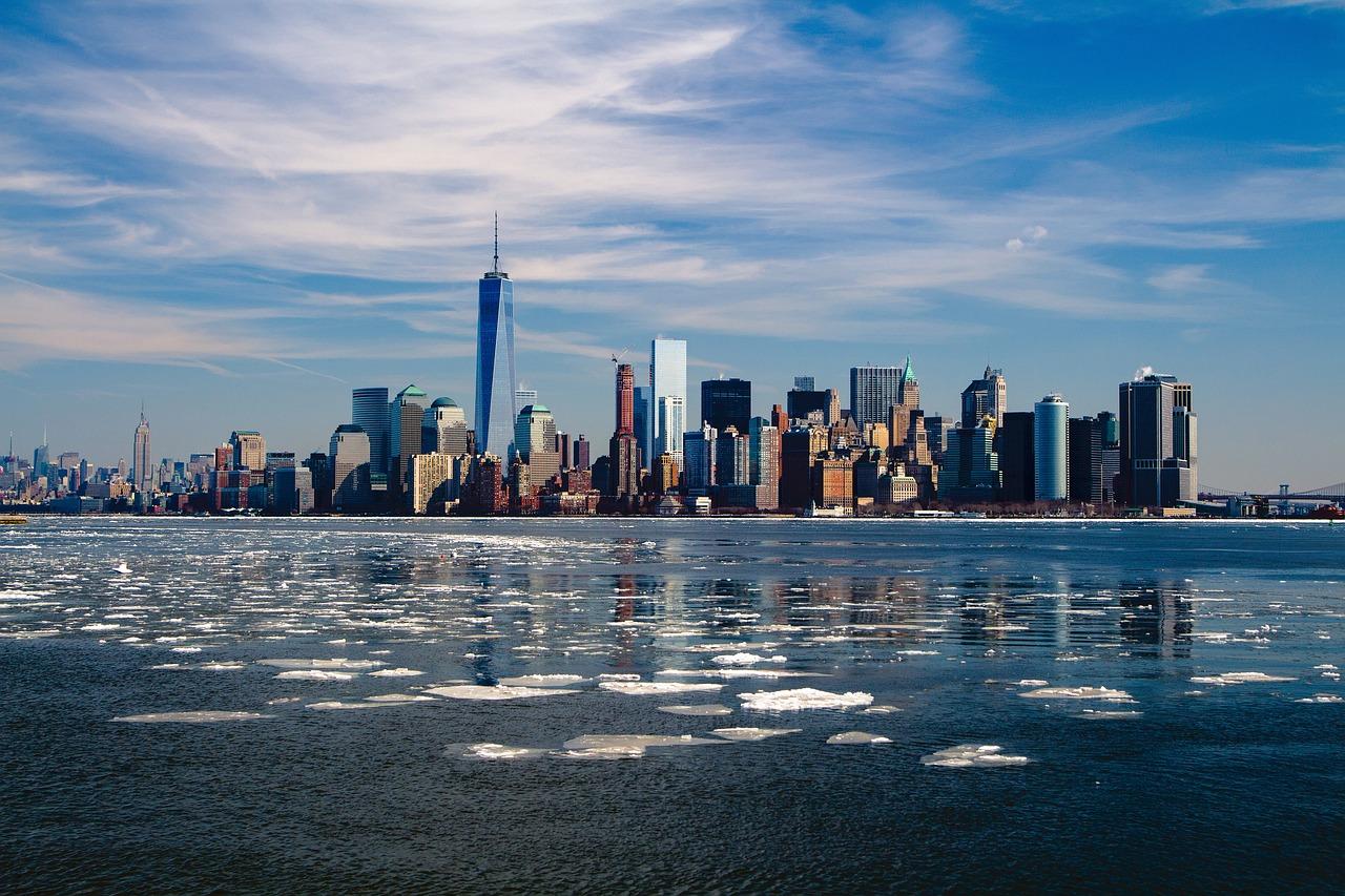 Which ocean is closest to New York City? 