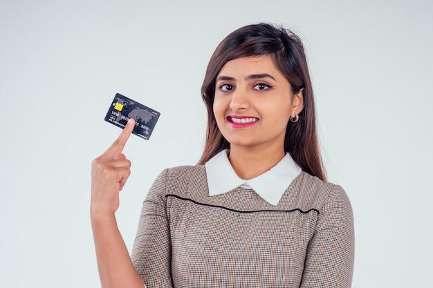 Who is the Indian girl in the Discover Card commercial? 